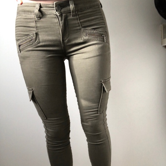 H&M Denim - Super soft green jeans with cargo pockets